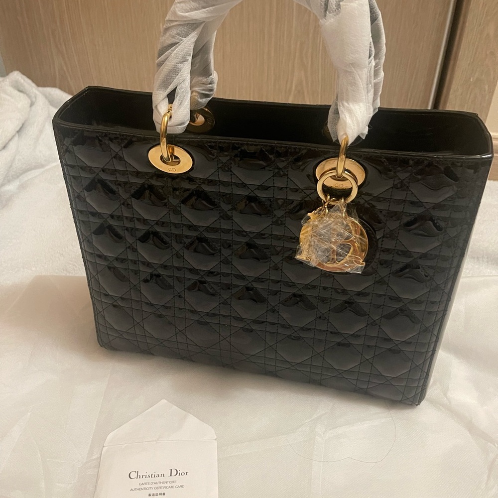 Lady Dior Large in black patent w/ gold hardware